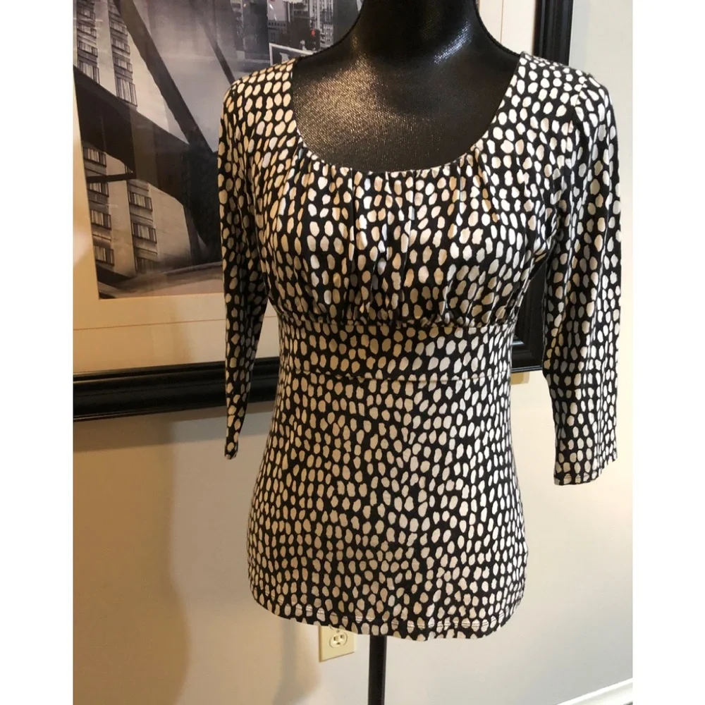 EUC Women’s Ann Taylor top - Picture 1 of 7